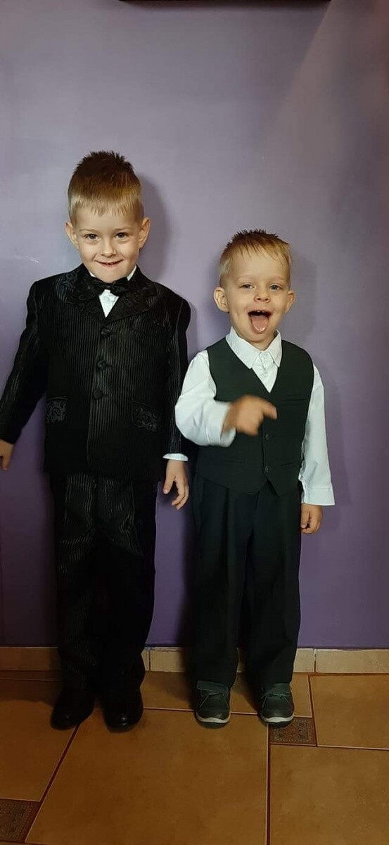 Rodzeństwo:)
 Starszy Kewinek młodszy Wojtuś 
dzielnica: Ruda Śląska bykowina 