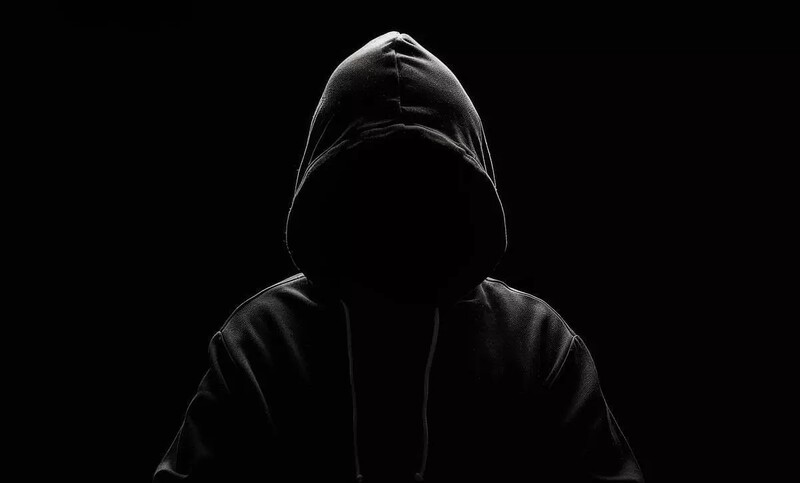 Uwaga na oszustów w Rudzie Śląskiej! Fałszywi policjanci i gazownicy pukają do drzwi