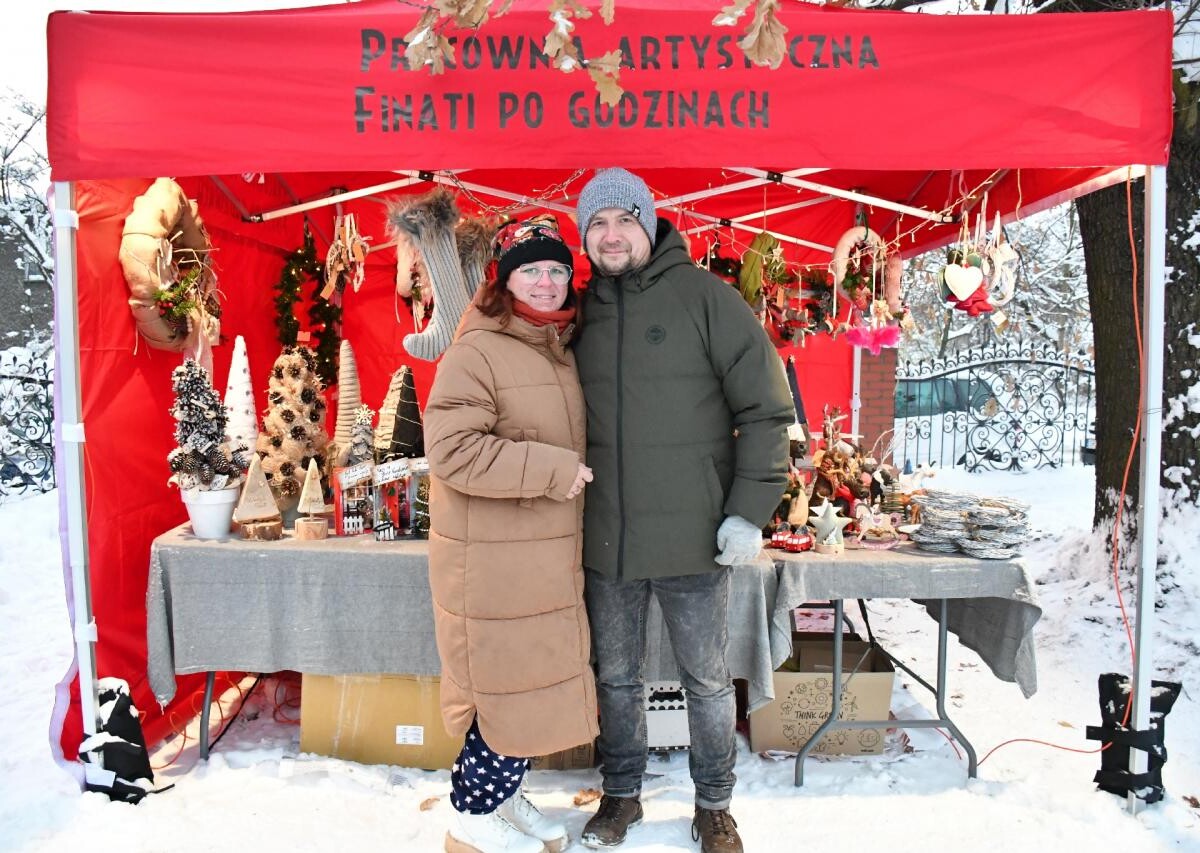 V Jarmark Bożonarodzeniowy przy kościele pw. Matki Bożej Różańcowej / fot. Jacek D. Knapik