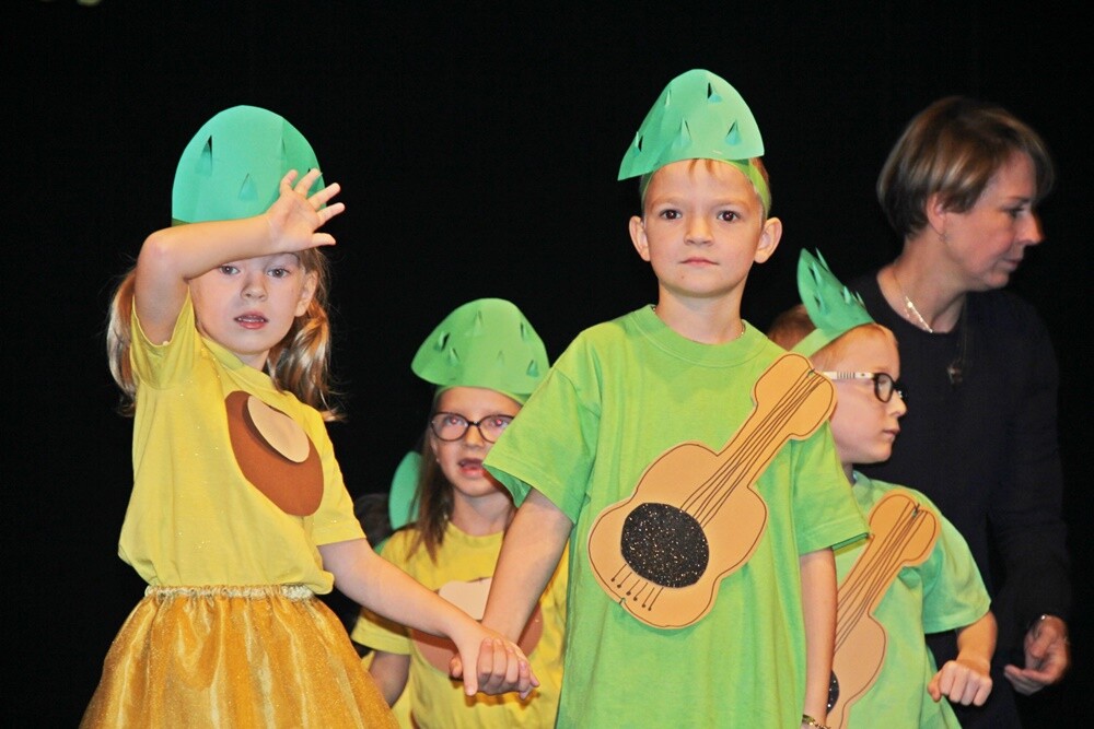 We wtorek odbył się VII Festiwalu Twórczości Artystycznej Osób Niepełnosprawnych „Jesienne Klimaty”, w którym wzięło udział ponad 120 artystów. Młodzi wykonawcy zaprezentowali na scenie Miejskiego Centrum Kultury im. Henryka Bisty swoje wyjątkowe talenty.