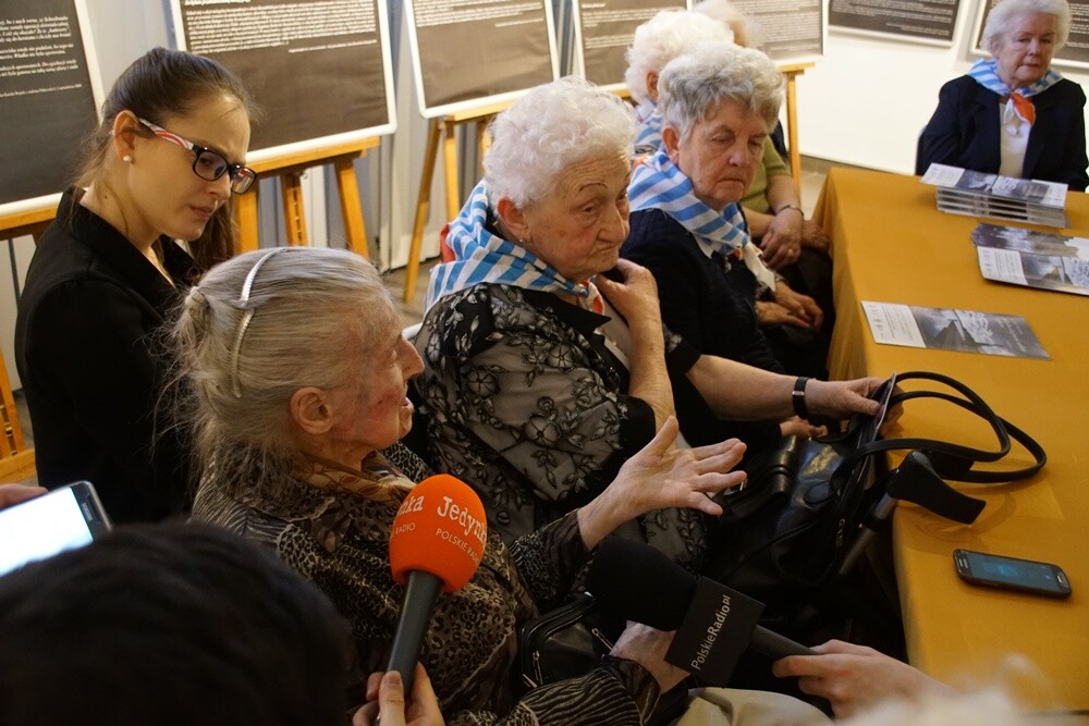 W Miejskim Centrum Kultury odbyła się czwarta edycja Ogólnopolskiego Konkursu Recytatorskiego "W kręgu poezji i prozy lagrowej więźniarek KL Ravensbr�źck". Gośćmi honorowymi wydarzenia są byłe więźniarki obozu.
