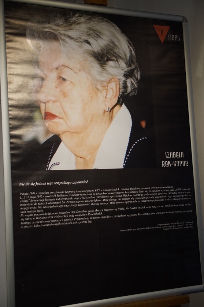 W Miejskim Centrum Kultury odbyła się czwarta edycja Ogólnopolskiego Konkursu Recytatorskiego "W kręgu poezji i prozy lagrowej więźniarek KL Ravensbr�źck". Gośćmi honorowymi wydarzenia są byłe więźniarki obozu.