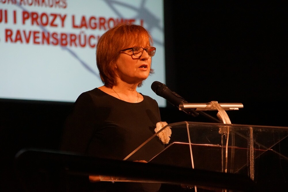 W Miejskim Centrum Kultury odbyła się czwarta edycja Ogólnopolskiego Konkursu Recytatorskiego "W kręgu poezji i prozy lagrowej więźniarek KL Ravensbr�źck". Gośćmi honorowymi wydarzenia są byłe więźniarki obozu.