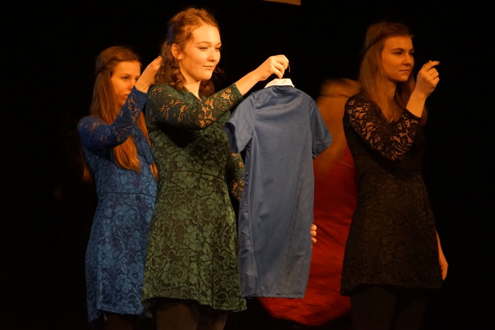 W Miejskim Centrum Kultury odbyła się czwarta edycja Ogólnopolskiego Konkursu Recytatorskiego "W kręgu poezji i prozy lagrowej więźniarek KL Ravensbr�źck". Gośćmi honorowymi wydarzenia są byłe więźniarki obozu.