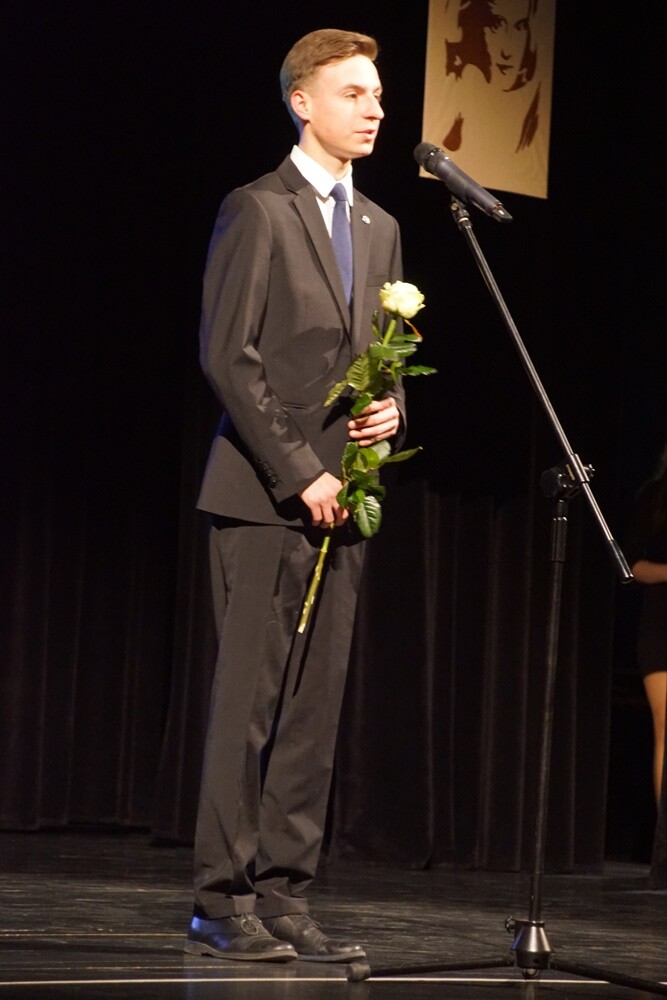 W Miejskim Centrum Kultury odbyła się czwarta edycja Ogólnopolskiego Konkursu Recytatorskiego "W kręgu poezji i prozy lagrowej więźniarek KL Ravensbr�źck". Gośćmi honorowymi wydarzenia są byłe więźniarki obozu.