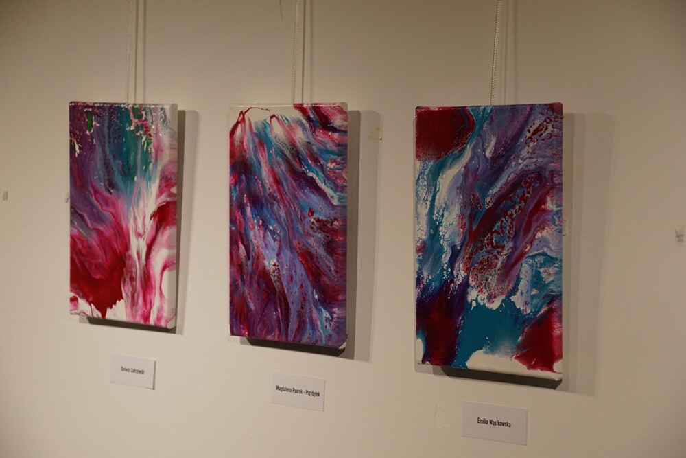 Wczoraj w Miejskim Centrum Kultury im. Henryka Bisty odbył się wernisaż wystawy prac uczniów Szkoły Podstawowej nr 35 Specjalnej w Rudzie Śląskiej - "W świecie kolorów". 