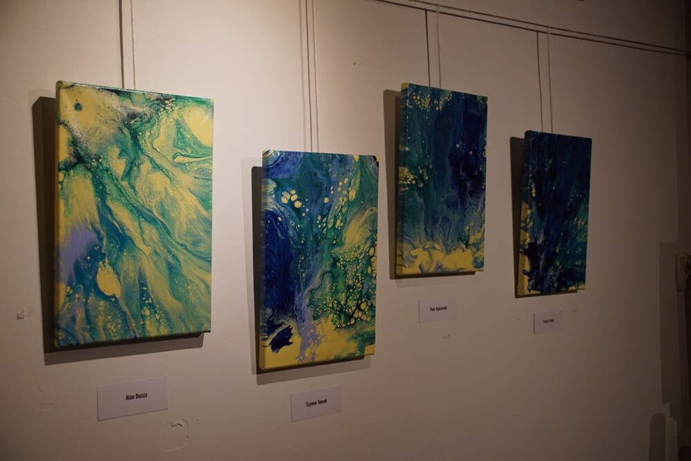 Wczoraj w Miejskim Centrum Kultury im. Henryka Bisty odbył się wernisaż wystawy prac uczniów Szkoły Podstawowej nr 35 Specjalnej w Rudzie Śląskiej - "W świecie kolorów". 