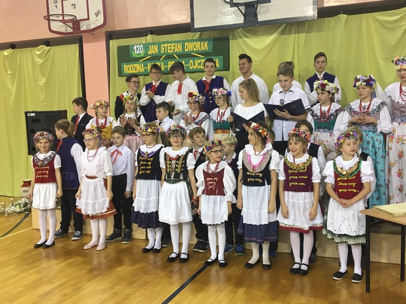 W Szkole Podstawowej nr 22 obchodzili święto patrona - Jana Stefana Dworaka