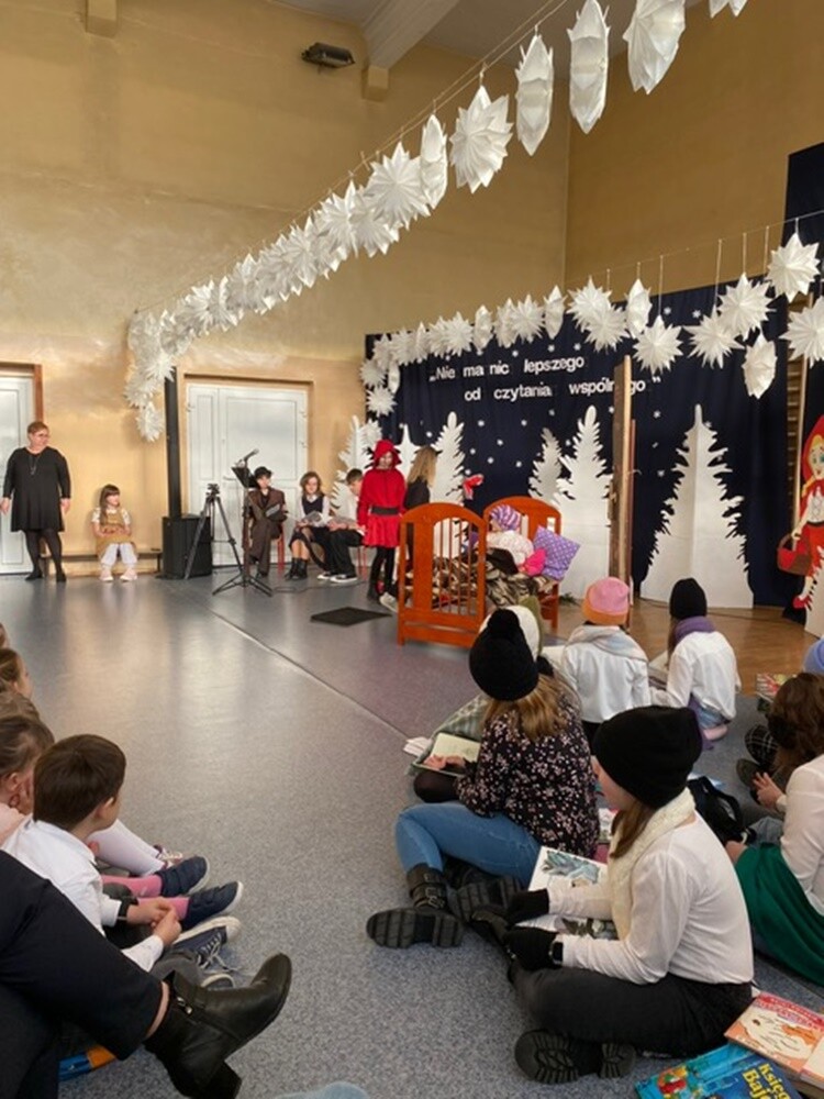 Waldemar Cichoń został patronem biblioteki szkolnej / fot. SP8