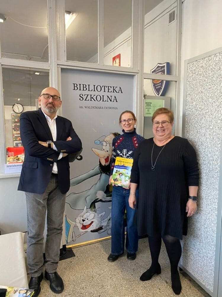 Waldemar Cichoń został patronem biblioteki szkolnej / fot. SP8