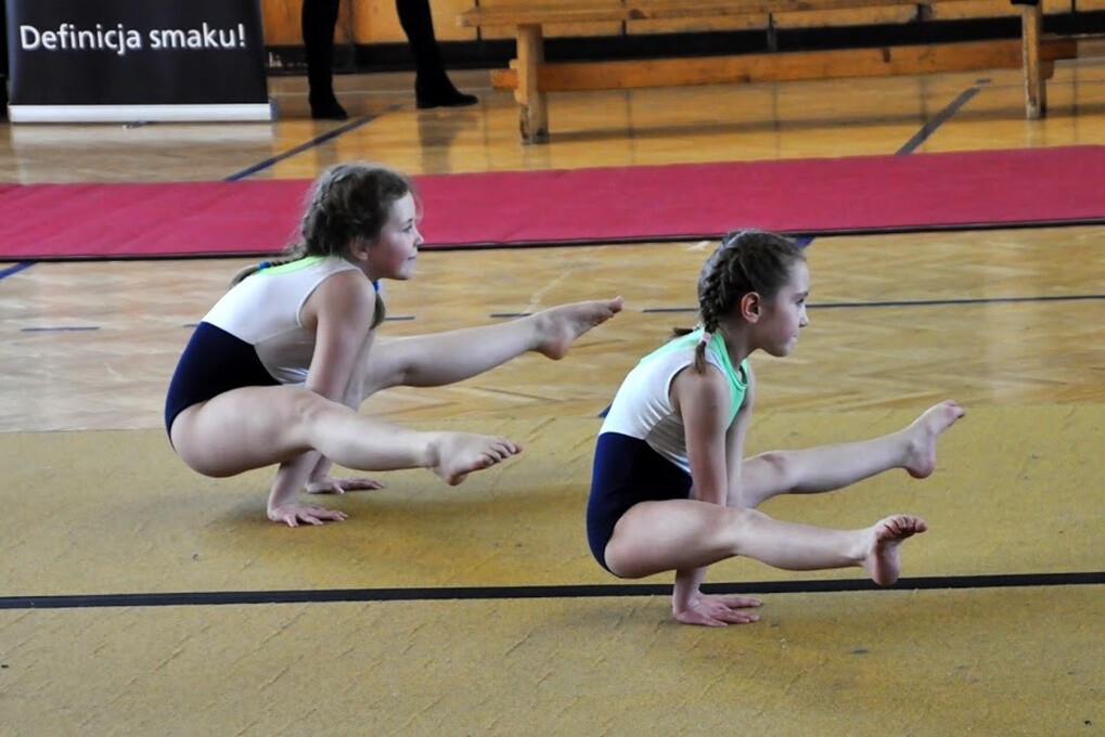 Ponad 120 zawodników akrobatyki w ostatnią sobotę przedłużyło sobie świętowanie dnia św. Walentego przez udział w Zawodach Walentynkowych w Rudzie Śląskiej.