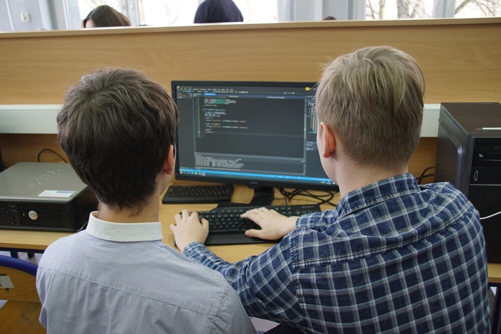 Doświadczenia, własnoręczne eksperymenty, praktyczne wskazówki i nowinki techniczne – to tylko niektóre atrakcje warsztatów naukowych w rudzkim "Koperniku".