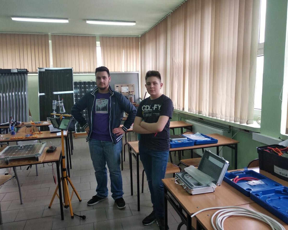 "Zaplanuj swoją przyszłość na 6!" - pod takim hasłem odbyły się w Zespole Szkół nr 6 im. M. Kopernika warsztaty naukowe online skierowane do uczniów ósmych SP nr 13.