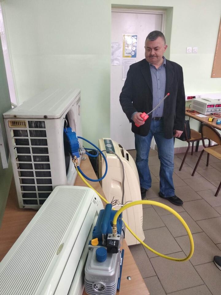 "Zaplanuj swoją przyszłość na 6!" - pod takim hasłem odbyły się w Zespole Szkół nr 6 im. M. Kopernika warsztaty naukowe online skierowane do uczniów ósmych SP nr 13.