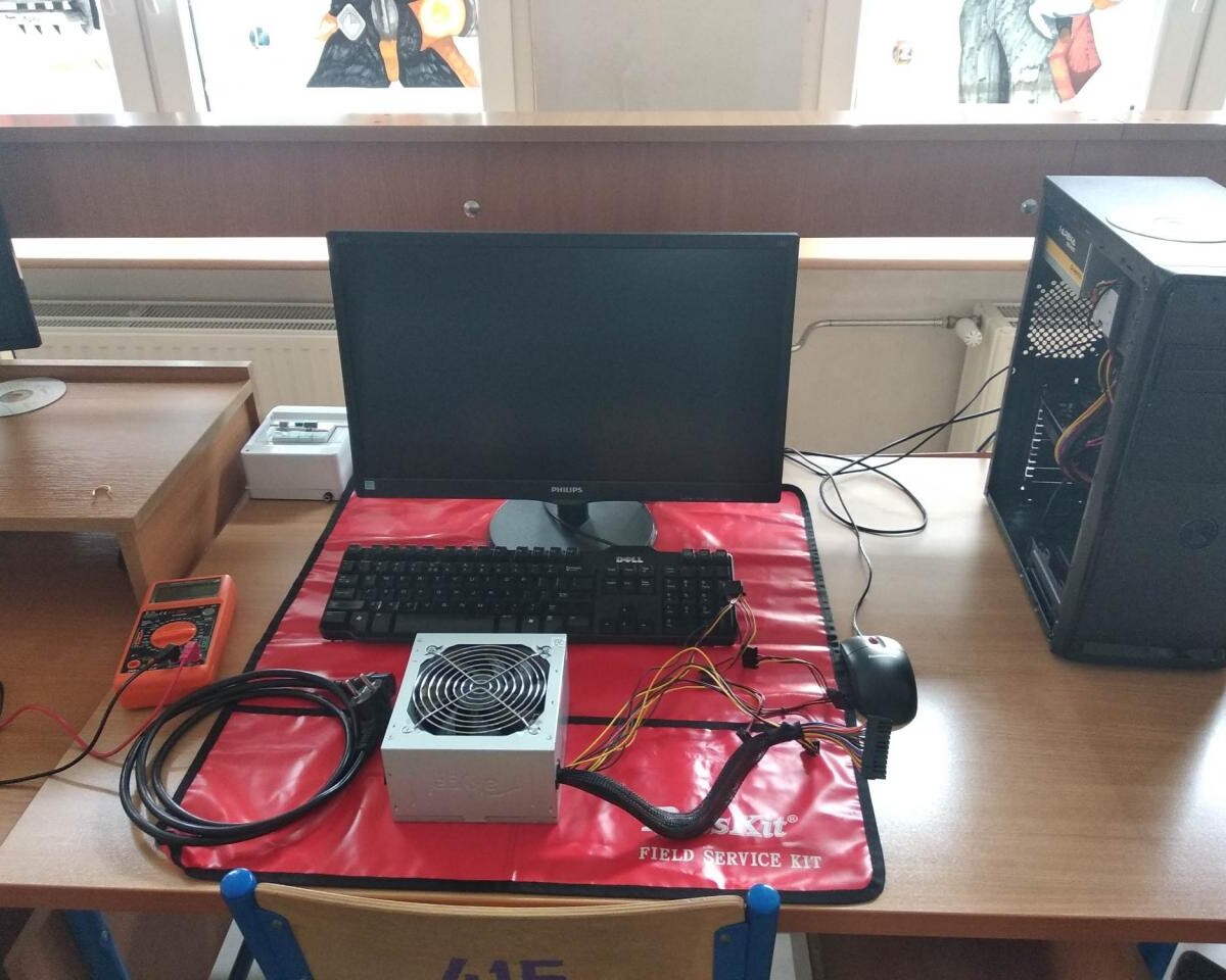 "Zaplanuj swoją przyszłość na 6!" - pod takim hasłem odbyły się w Zespole Szkół nr 6 im. M. Kopernika warsztaty naukowe online skierowane do uczniów ósmych SP nr 13.