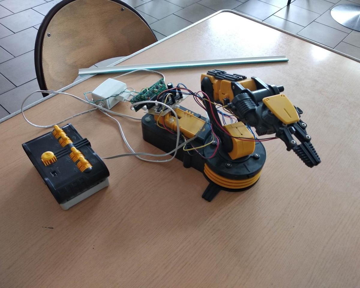 "Zaplanuj swoją przyszłość na 6!" - pod takim hasłem odbyły się w Zespole Szkół nr 6 im. M. Kopernika warsztaty naukowe online skierowane do uczniów ósmych SP nr 13.