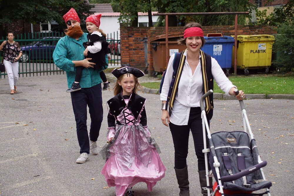 Wspólna zabawa, harcerskie przyśpiewki, wielkie ognisko i piraci – to tylko niektóre atrakcje, jakie czekały na podopiecznych Ośrodka Adaptacyjnego dla Dzieci Niepełnosprawnych w Bykowinie. Na terenie placówki odbył się już ósmy "Wieczór Harcerski”, który zgromadził dzieciaki, ich rodziców oraz przyjaciół.