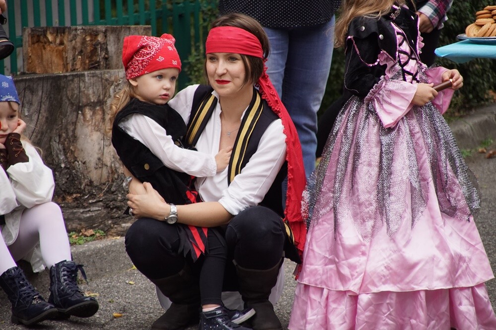 Wspólna zabawa, harcerskie przyśpiewki, wielkie ognisko i piraci – to tylko niektóre atrakcje, jakie czekały na podopiecznych Ośrodka Adaptacyjnego dla Dzieci Niepełnosprawnych w Bykowinie. Na terenie placówki odbył się już ósmy "Wieczór Harcerski”, który zgromadził dzieciaki, ich rodziców oraz przyjaciół.