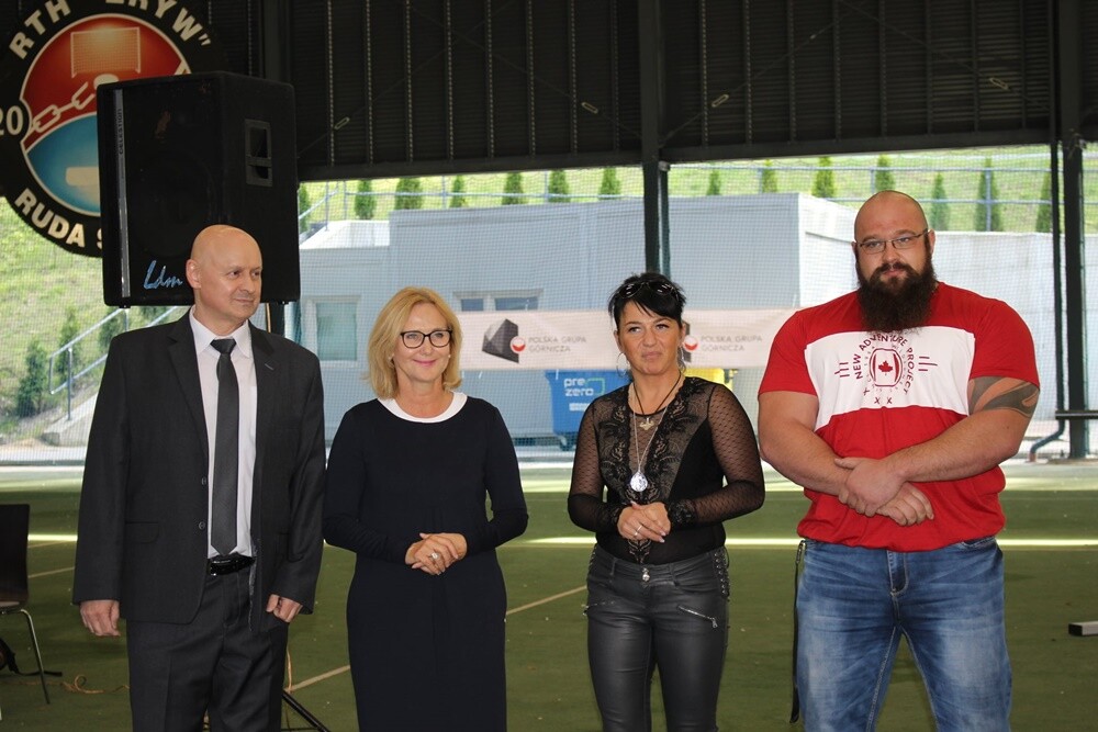 Wczoraj odbyła się druga w historii Rudy Śląskiej Charytatywna Wielka Gala Sportów Siłowych i Sportów Walki! Na Burloch Arenie w Orzegowie zaprezentowały się rudzkie i śląskie kluby sportowe po to, żeby pomóc w leczeniu Kamila Pieloka.