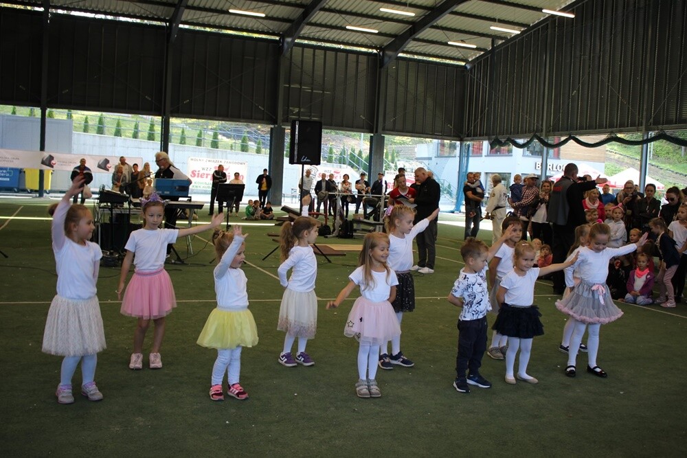 Wczoraj odbyła się druga w historii Rudy Śląskiej Charytatywna Wielka Gala Sportów Siłowych i Sportów Walki! Na Burloch Arenie w Orzegowie zaprezentowały się rudzkie i śląskie kluby sportowe po to, żeby pomóc w leczeniu Kamila Pieloka.