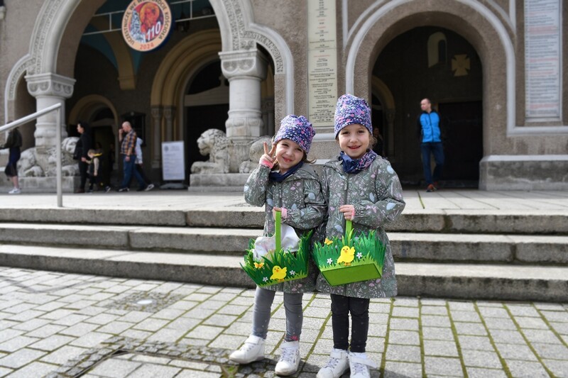 Wielkanoc 2024. Rudzianie ze święconką odwiedzili kościoły [ZDJĘCIA]