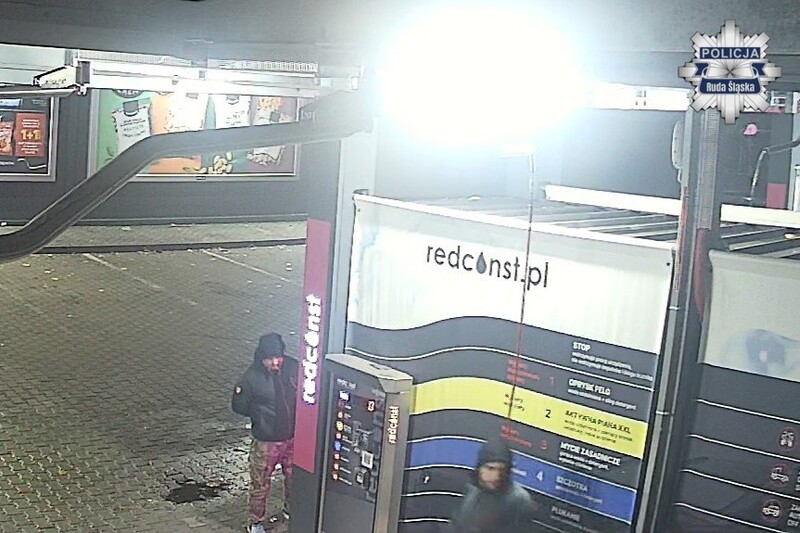 Włamanie do myjni w Rudzie Śląskiej. Policja publikuje wizerunki sprawców