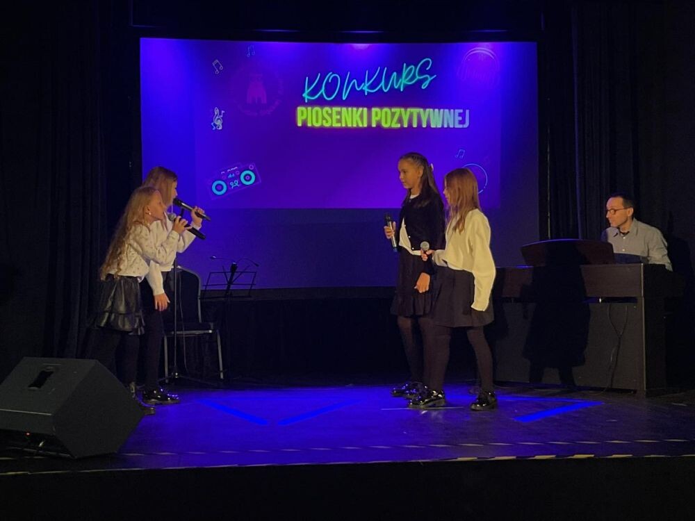 Wiele talentów na jednej scenie – za nami Wojewódzki Konkurs Piosenki Pozytywnej!/fot. Młodzieżowy Dom Kultury w Rudzie Śląskiej