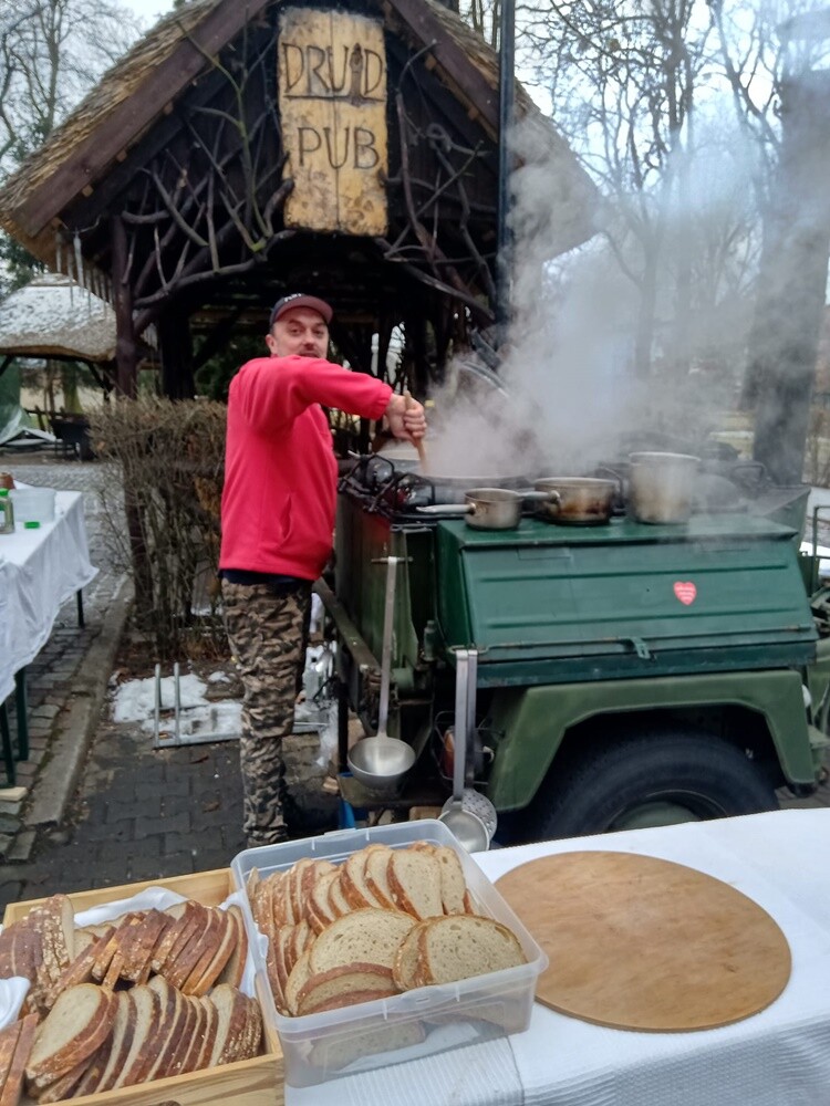 W Rudzie Śląskiej na ulice miasta wyruszyło około 450 wolontariuszy, aby zebrać fundusze, które przeznaczone zostaną na zakup sprzętu do walki z sepsą.

fot. Sztaby WOŚP w Rudzie Śląskiej