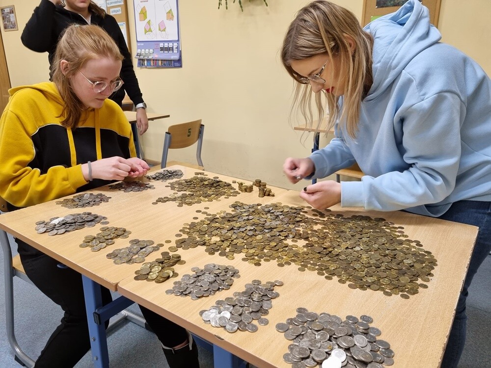 W Rudzie Śląskiej na ulice miasta wyruszyło około 450 wolontariuszy, aby zebrać fundusze, które przeznaczone zostaną na zakup sprzętu do walki z sepsą.

fot. Sztaby WOŚP w Rudzie Śląskiej