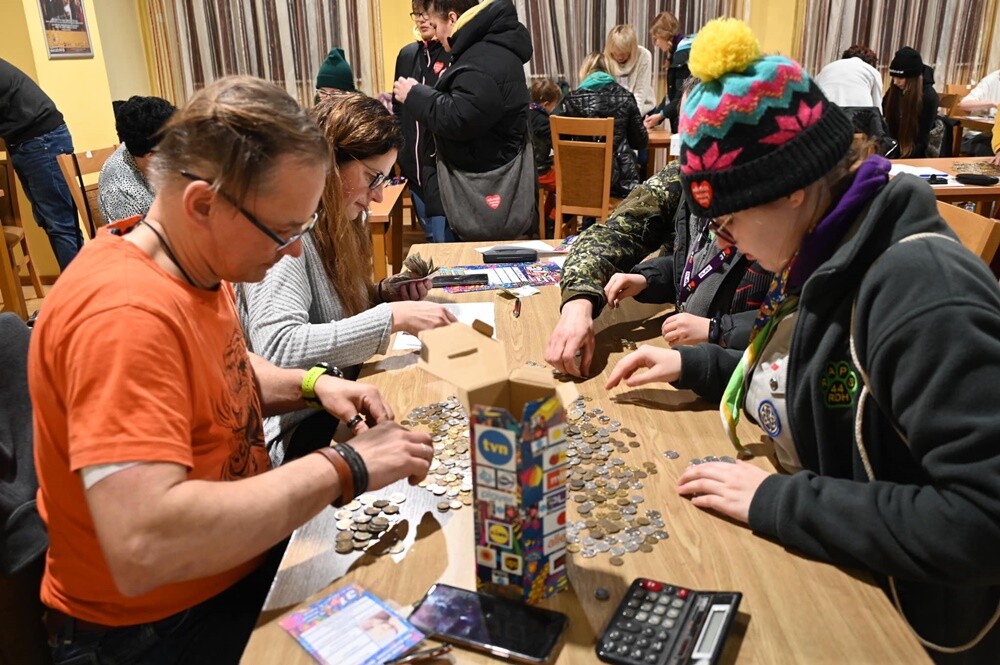 W Rudzie Śląskiej na ulice miasta wyruszyło około 450 wolontariuszy, aby zebrać fundusze, które przeznaczone zostaną na zakup sprzętu do walki z sepsą.

fot. Sztaby WOŚP w Rudzie Śląskiej