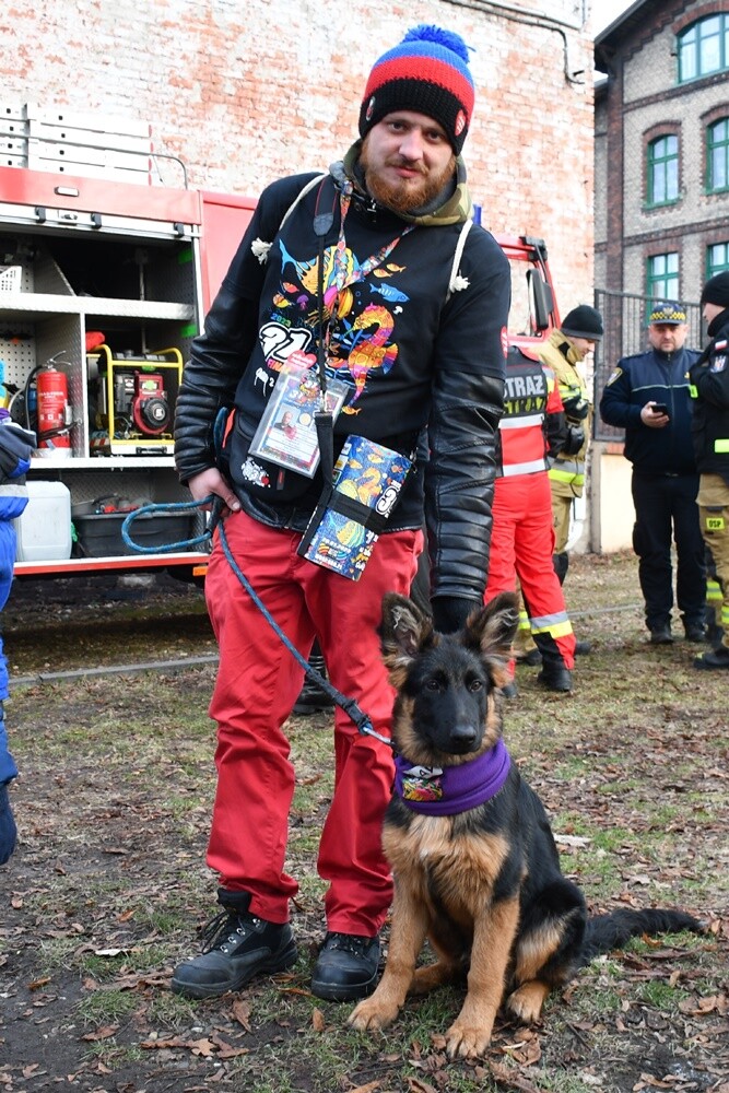 W Rudzie Śląskiej na ulice miasta wyruszyło około 450 wolontariuszy, aby zebrać fundusze, które przeznaczone zostaną na zakup sprzętu do walki z sepsą.

fot. Jacek Knapik / Sztaby WOŚP w Rudzie Śląskiej