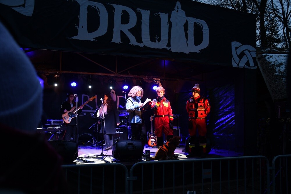 W Rudzie Śląskiej na ulice miasta wyruszyło około 450 wolontariuszy, aby zebrać fundusze, które przeznaczone zostaną na zakup sprzętu do walki z sepsą.

fot. Jacek Knapik / Sztaby WOŚP w Rudzie Śląskiej