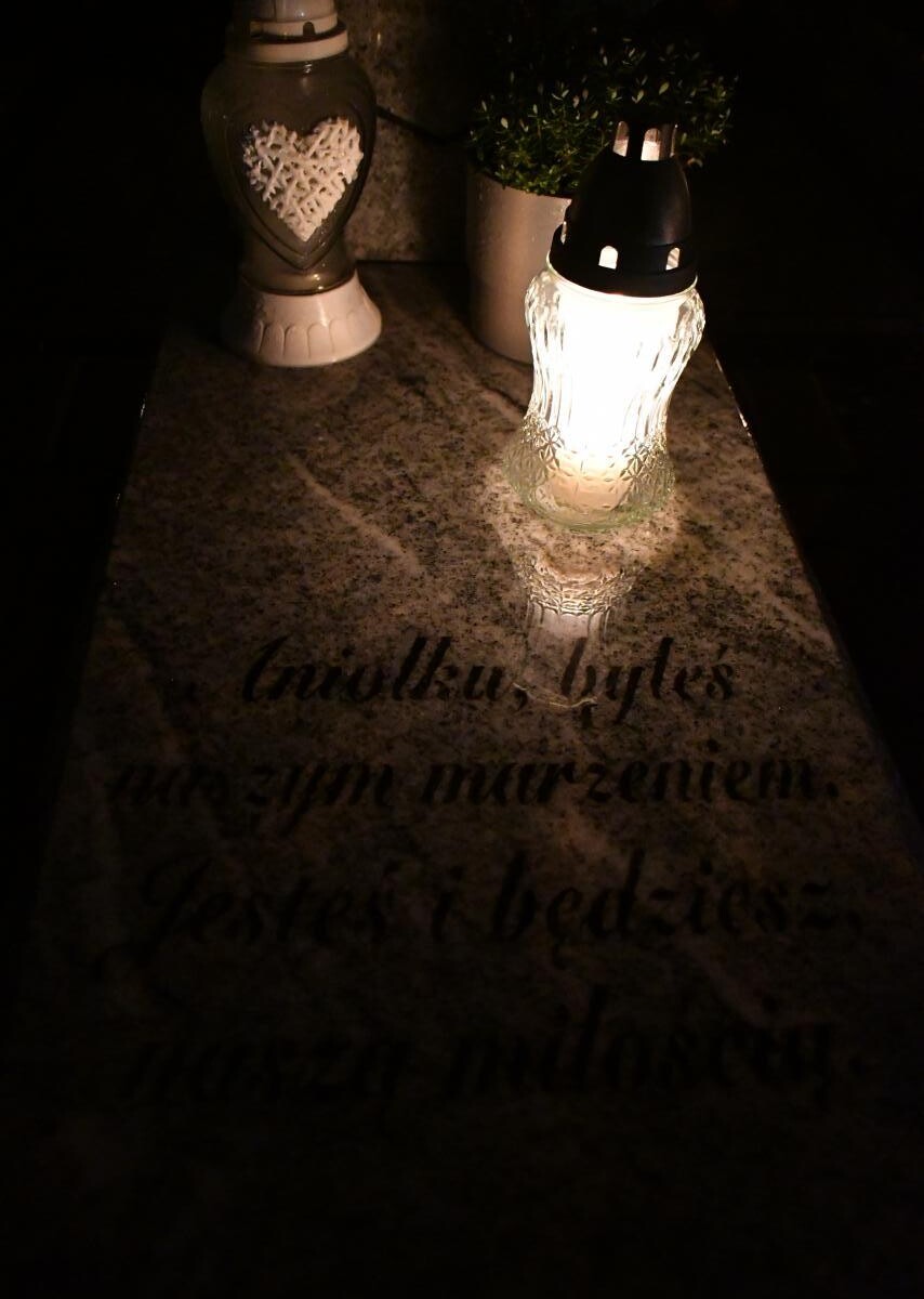 Ruda Śląska: Dzisiaj obchodzimy uroczystość Wszystkich Świętych. 1 listopada tłumnie odwiedzamy groby swoich bliskich / fot. Jacek Knapik