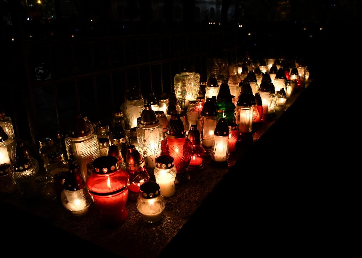 Ruda Śląska: Dzisiaj obchodzimy uroczystość Wszystkich Świętych. 1 listopada tłumnie odwiedzamy groby swoich bliskich / fot. Jacek Knapik