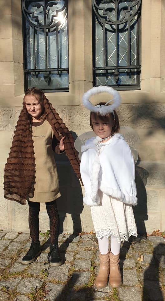 Najmłodsi mieszkańcy Kochłowic wyjątkowo uczcili uroczystość Wszystkich Świętych. Dzieci przebrały się za swoich ulubionych świętych i błogosławionych!

fot. FB Parafii Trójcy Przenajświętszej