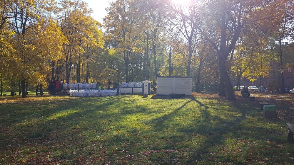 55 drzew w Parku Dworskim w Nowym Bytomiu zostanie wyciętych. Rozpoczęła się realizacja kolejnego etapu budowy Traktu Rudzkiego.