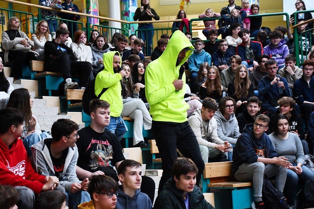 Wykład o hejcie, tolerancji i pasji w III LO.