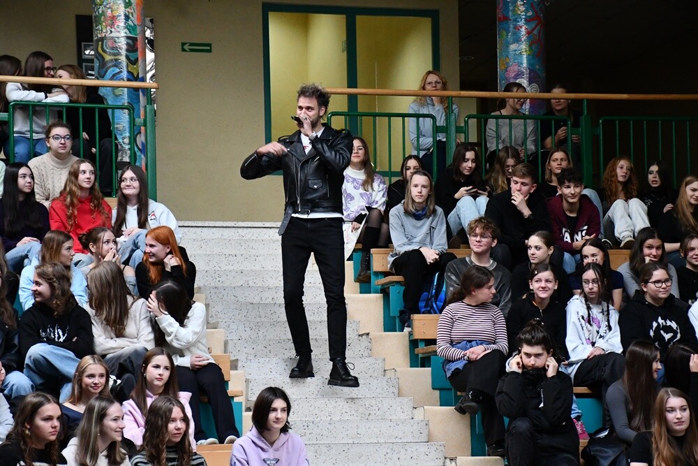 Wykład o hejcie, tolerancji i pasji w III LO.