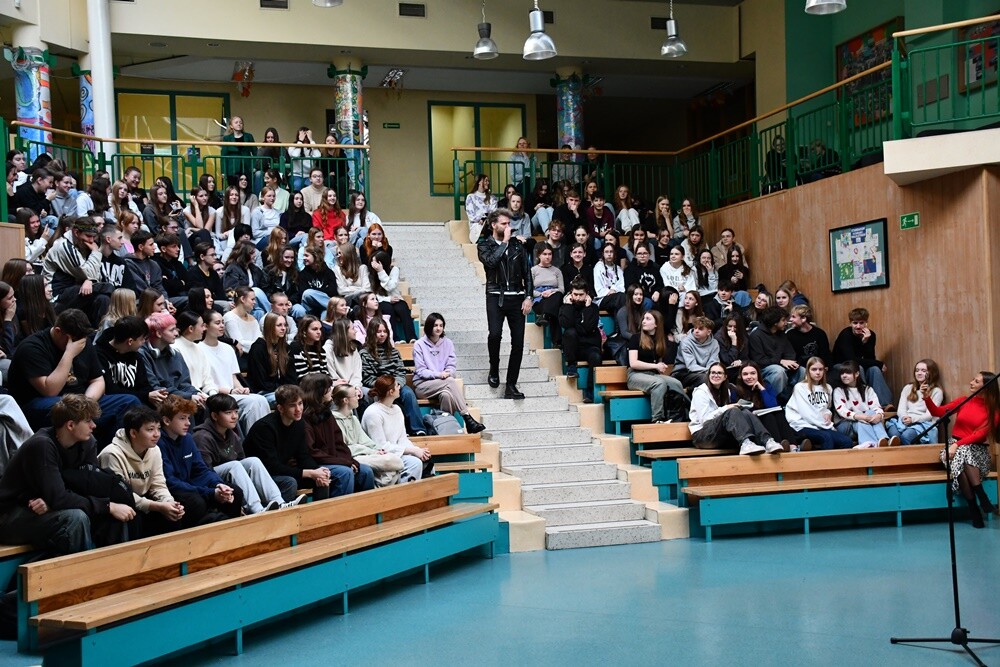 Wykład o hejcie, tolerancji i pasji w III LO.