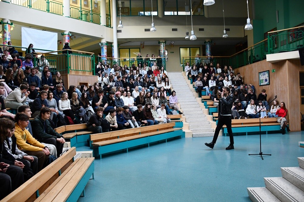 Wykład o hejcie, tolerancji i pasji w III LO.