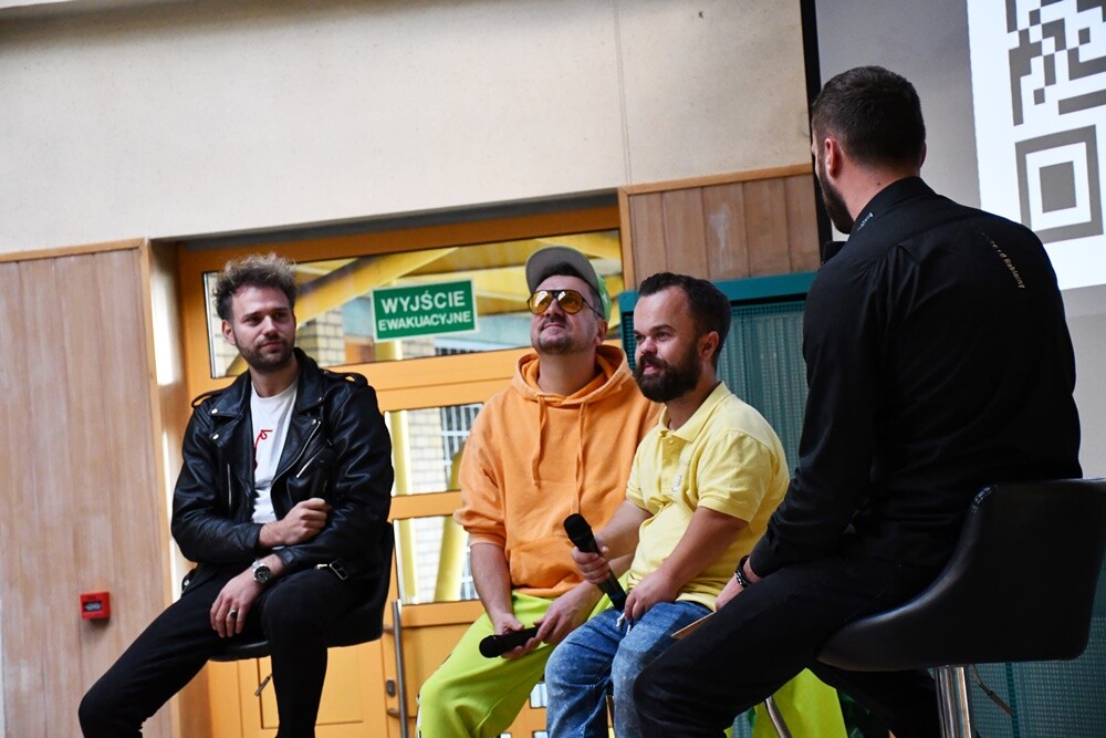 Wykład o hejcie, tolerancji i pasji w III LO.