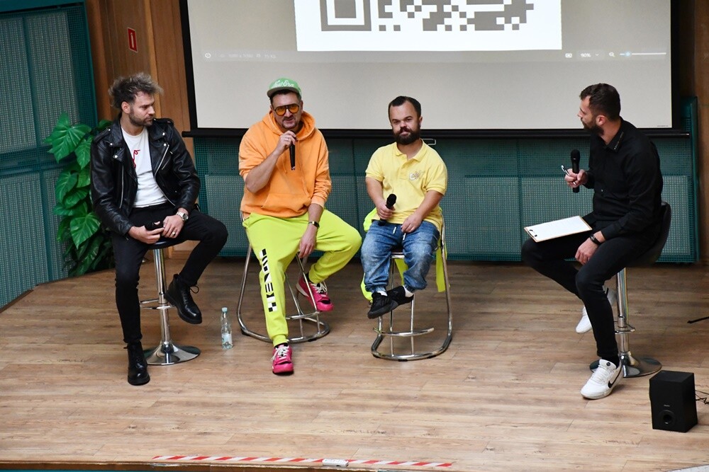 Wykład o hejcie, tolerancji i pasji w III LO.