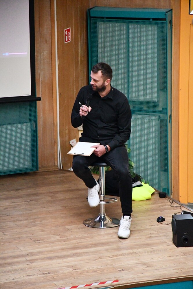 Wykład o hejcie, tolerancji i pasji w III LO.