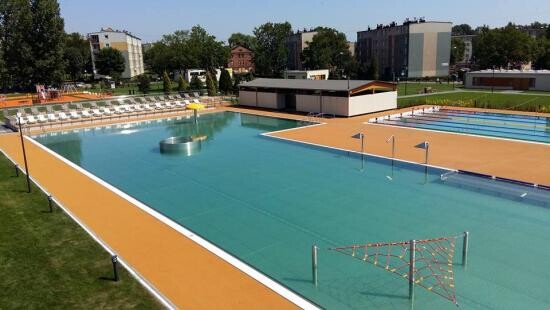 Wysoka frekwencja na basenie letnim w Nowym Bytomiu