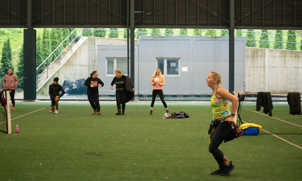 Dzielni uczestnicy zgromadzili się na Burloch Arenie, by wspólnie uczcić Śląskie Obchody Dnia Zdrowia Psychicznego / fot. Natalia Salwiczek