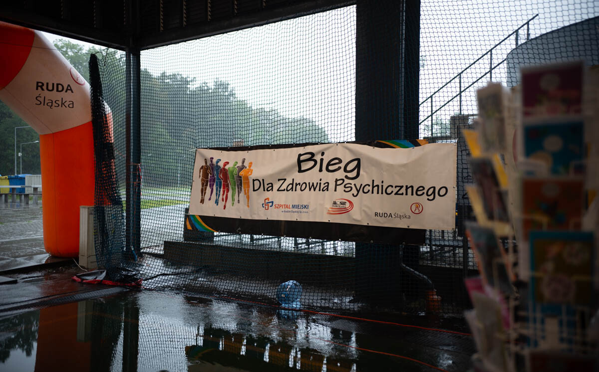 Dzielni uczestnicy zgromadzili się na Burloch Arenie, by wspólnie uczcić Śląskie Obchody Dnia Zdrowia Psychicznego / fot. Natalia Salwiczek