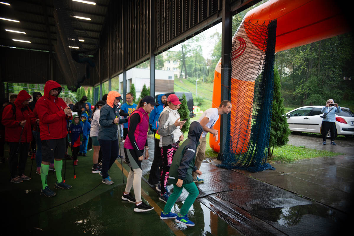 Dzielni uczestnicy zgromadzili się na Burloch Arenie, by wspólnie uczcić Śląskie Obchody Dnia Zdrowia Psychicznego / fot. Natalia Salwiczek