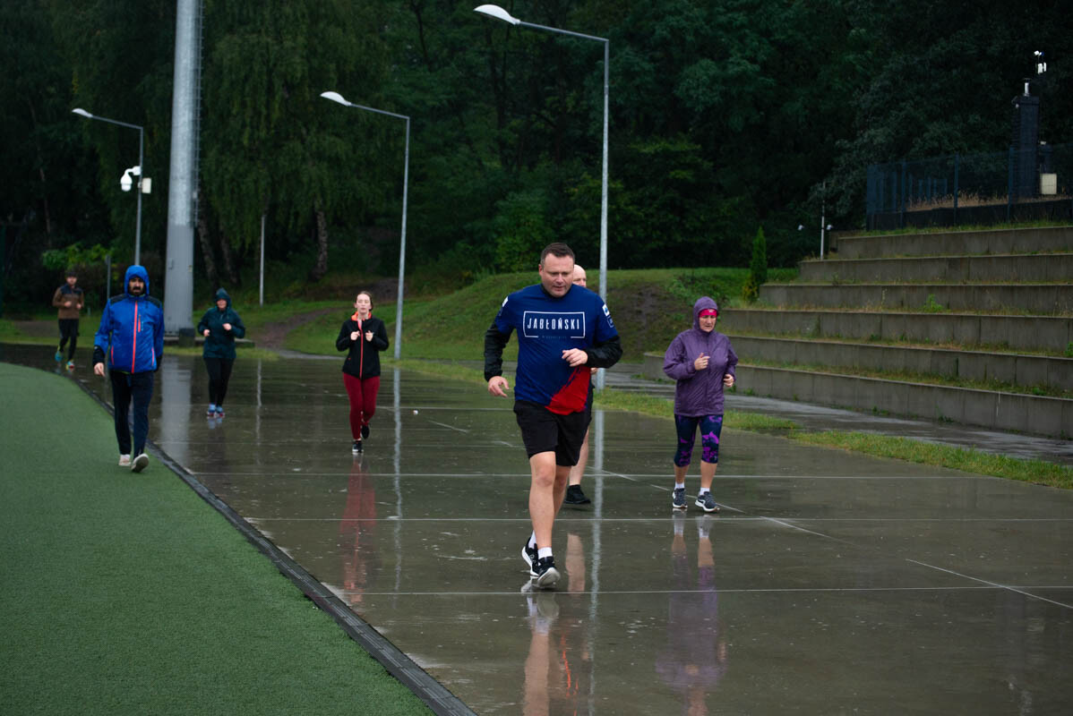 Dzielni uczestnicy zgromadzili się na Burloch Arenie, by wspólnie uczcić Śląskie Obchody Dnia Zdrowia Psychicznego / fot. Natalia Salwiczek