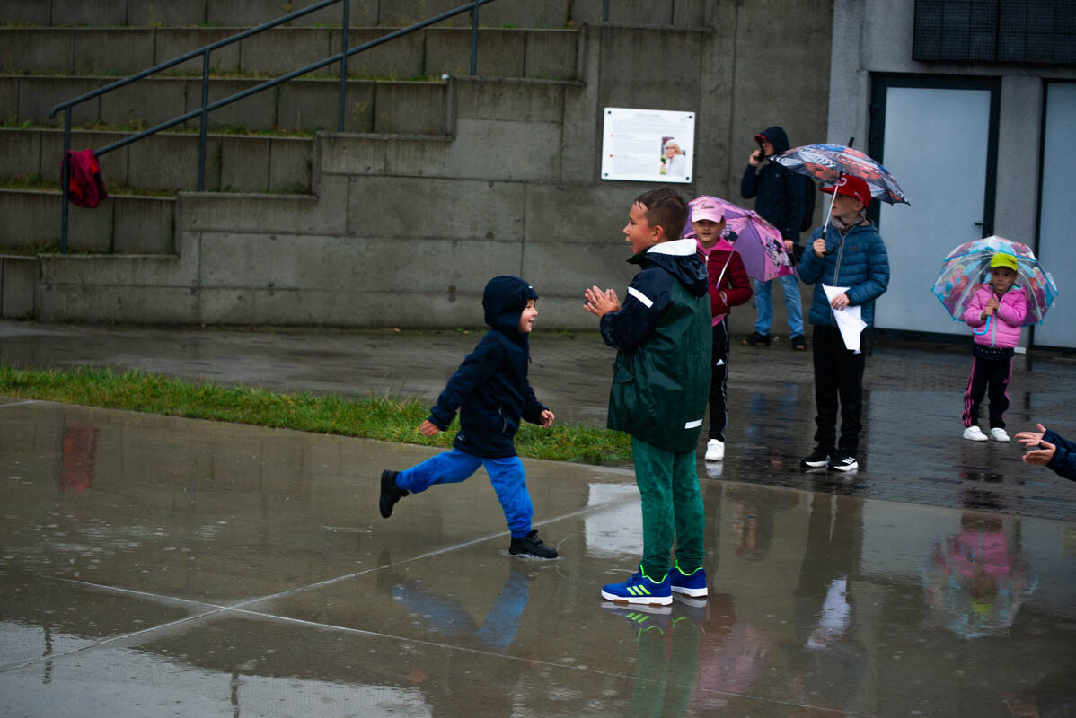Dzielni uczestnicy zgromadzili się na Burloch Arenie, by wspólnie uczcić Śląskie Obchody Dnia Zdrowia Psychicznego / fot. Natalia Salwiczek