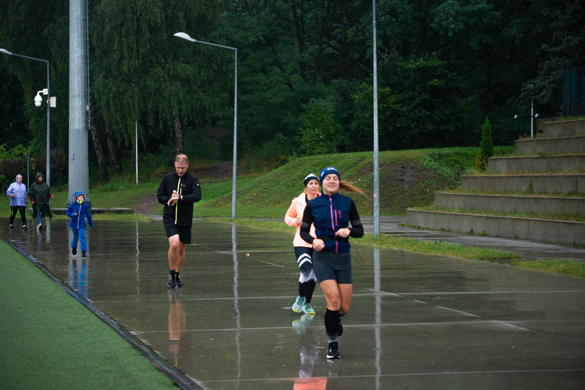 Dzielni uczestnicy zgromadzili się na Burloch Arenie, by wspólnie uczcić Śląskie Obchody Dnia Zdrowia Psychicznego / fot. Natalia Salwiczek